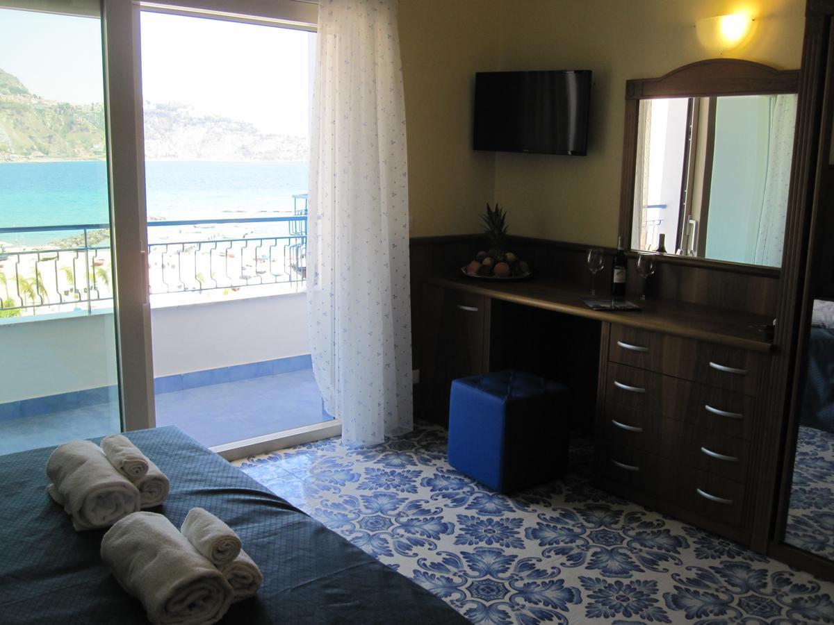 Superior Triple Room Sea View,662811243:JPEG